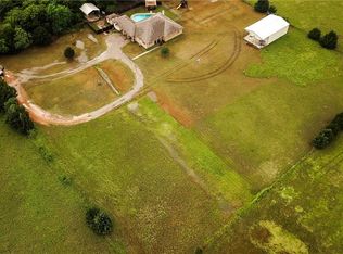 983 E Highland Rd, Red Oak, TX 75154