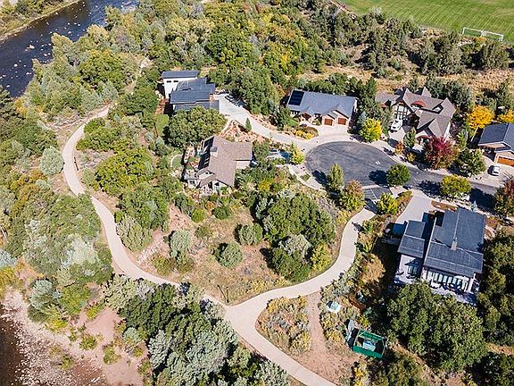 3rd image of 138 River Oaks Drive