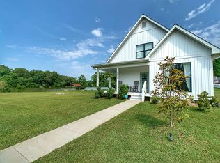 2810 Miser Station Rd, Louisville, TN 37777