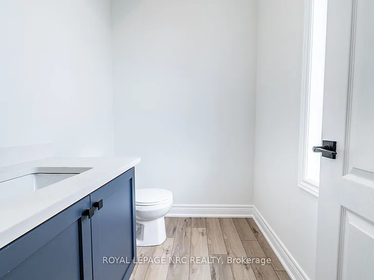 121A Moffatt St #21 — Photo 4