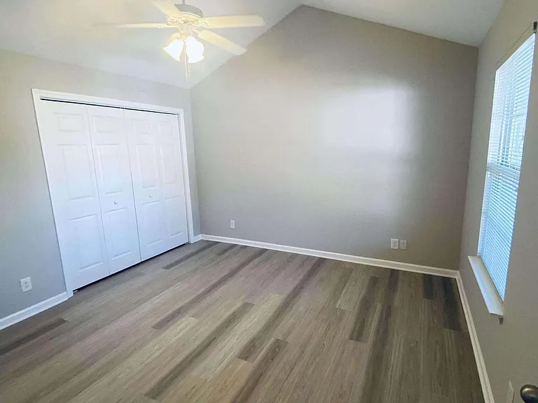 2412 King Richard Ct #F — Photo 11
