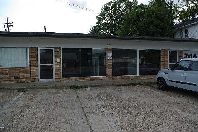 2nd image of 809 N 4th St