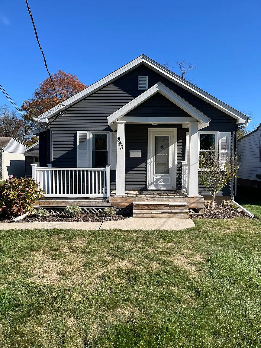 843 Walnut St photo 1