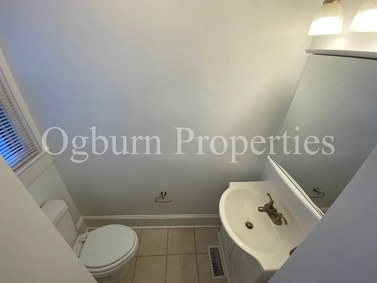 1517 W 1st St — Photo 6