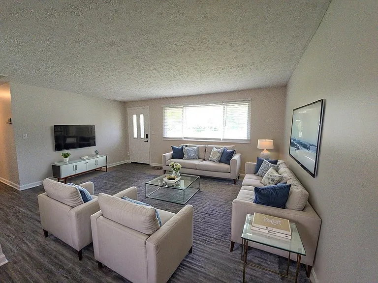 5612 Harshmanville Rd — Photo 2