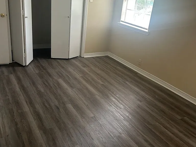 215 Peggy St — Photo 12