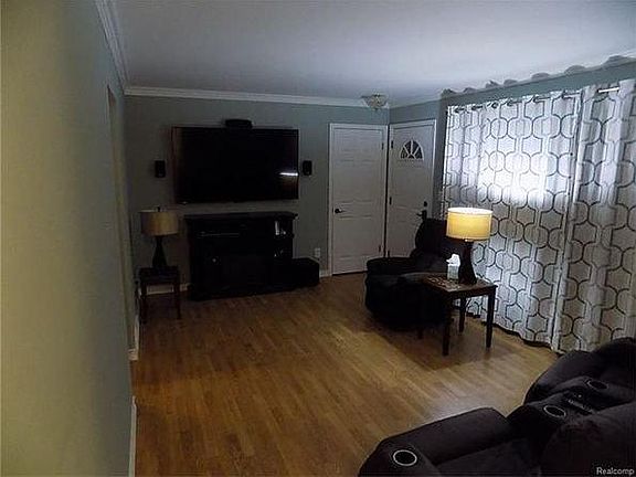 5th image of 181 Gilman St