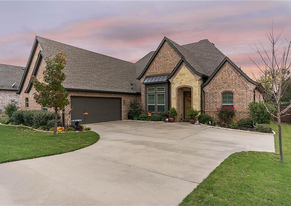 1st image of 3219 Bandera Dr