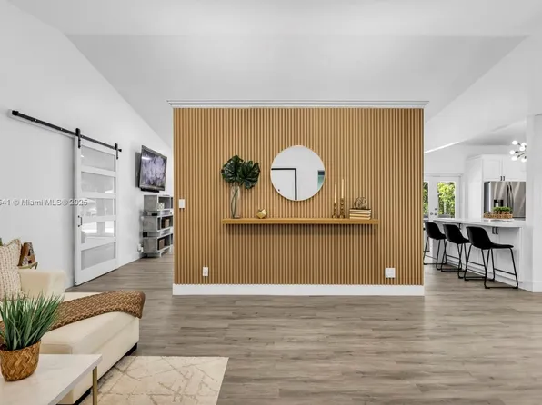 11400 NW 27th St, Plantation, FL 33323