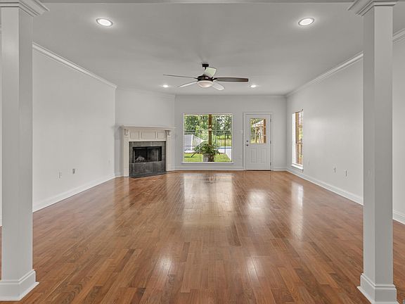 3rd image of 40399 Cotton Field Ave