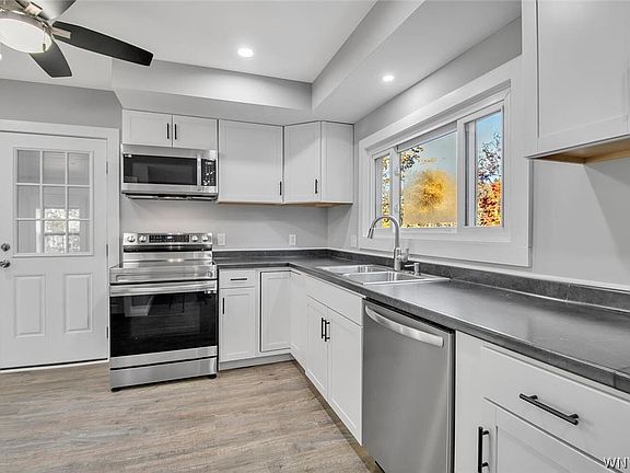 4th image of 590 Mahar St