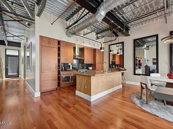 4th image of 15215 N KIERLAND Boulevard #306