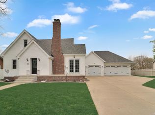 414 S Main St, Morton, IL 61550