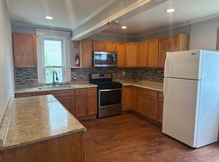 90 Vernon St #2A, Worcester, MA 01610