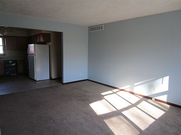 3rd image of 4635 Yale Dr