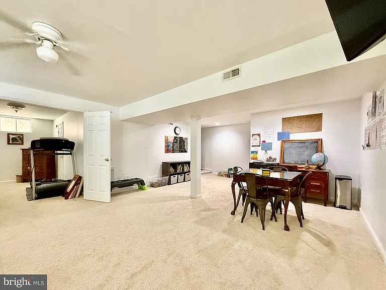 8 Woodmont Ct — Photo 20
