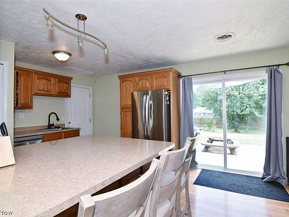 5th image of 10270 Wellington Rd