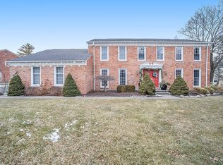 5700 Shaun Rd, West Bloomfield, MI 48322