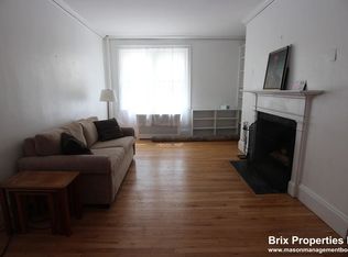 209 Mount Auburn St #1B, Cambridge, MA 02138