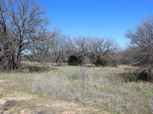286 Oak Shadow Ln, Montague, TX 76251