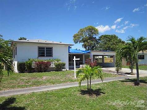 1st image of 643 W Melrose Cir
