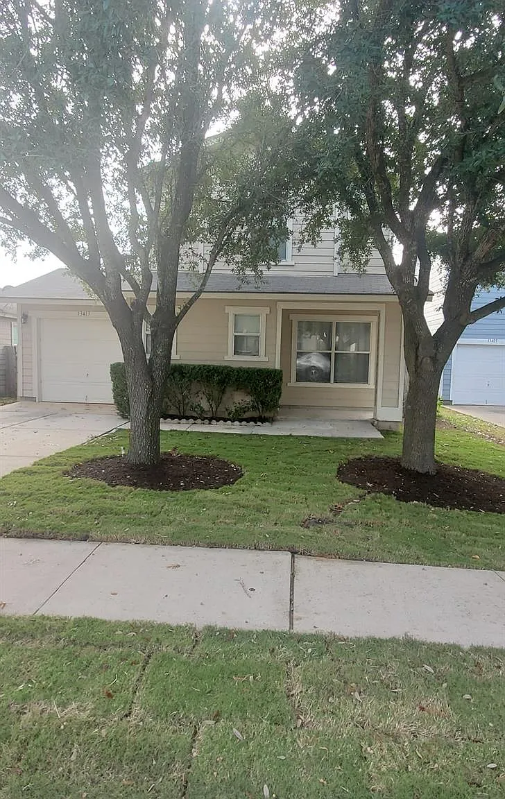 3 bed, 1.5 bath, 1226 sqft, $1,900 — Photo 2