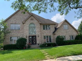 920 W Stonehedge Dr, Addison, IL 60101