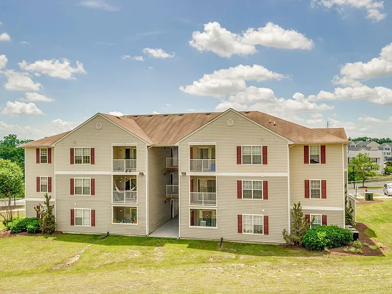 Chestnut Ridge Apartments — Photo 3