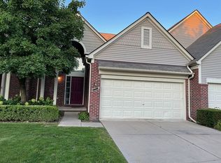24026 Noble Dr, Farmington Hills, MI 48336