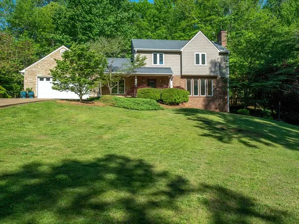 1825 Woodvalley Dr, Dalton, GA 30720