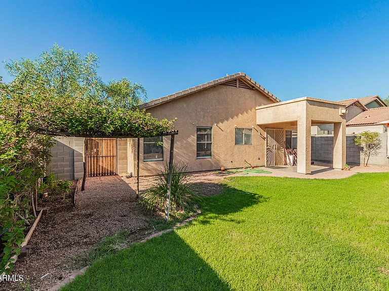 1525 W Burgess Ln — Photo 24