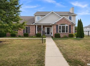 450 Coral Dr, Morton, IL