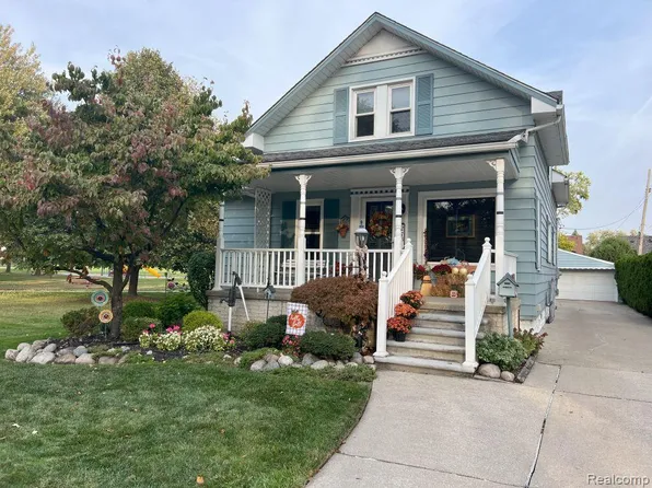 2731 Cornell St, Dearborn, MI 48124
