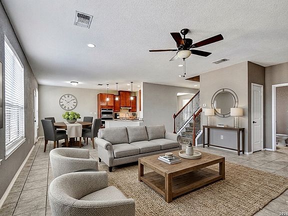 3rd image of 926 SPELLO CIR