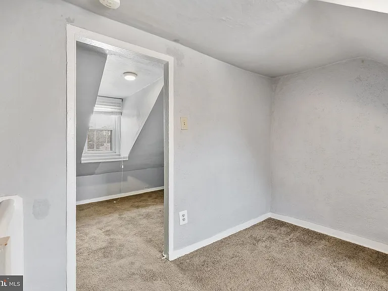 803 S Hanover St — Photo 18