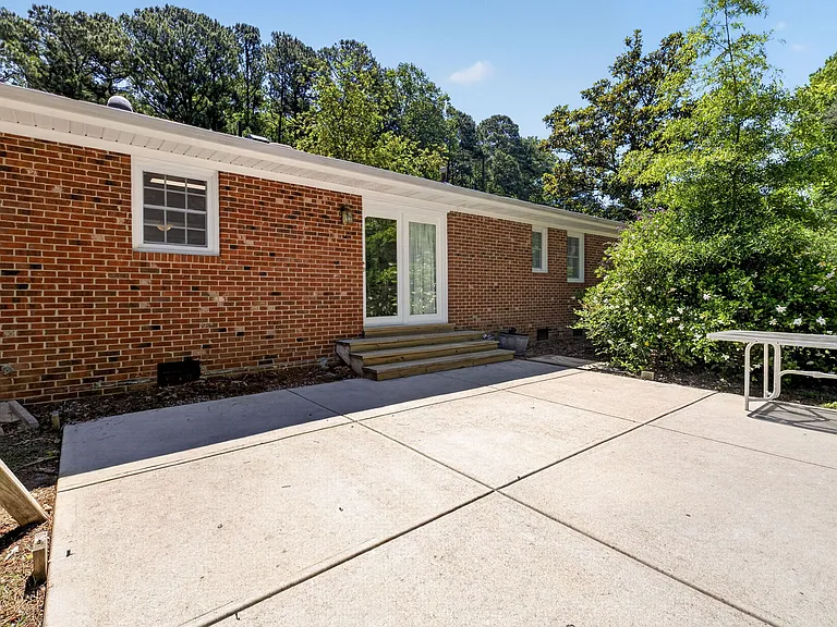 Olive Rd — Photo 22