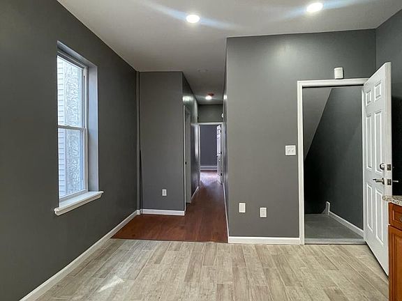 4th image of 2561 N 17th St Floor 2