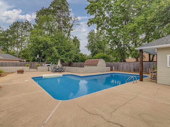 2nd image of 3105 River Oaks Dr