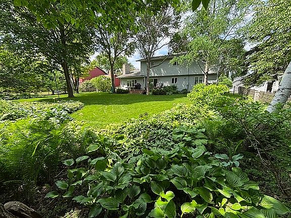 5th image of 2870 Lilac Ln N
