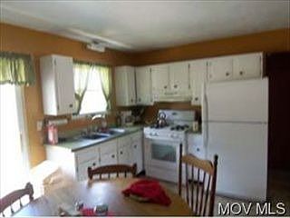 3rd image of 15 Valley Mills Ct