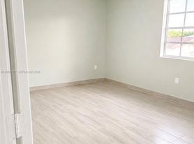 359 W 12th St, Hialeah, FL