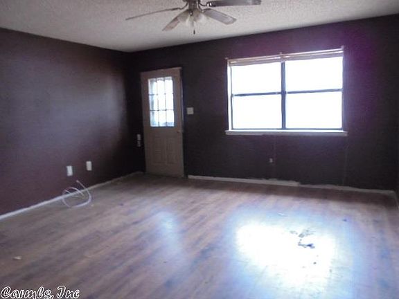 4th image of 449 Rolling Oaks Dr
