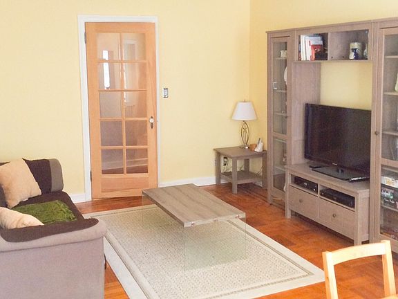 3rd image of 10 Nosband Ave 6k #6K