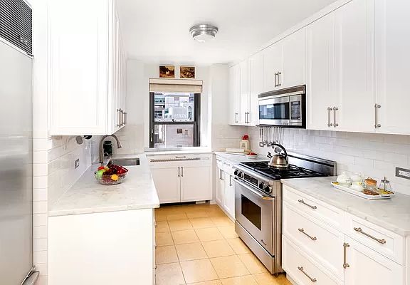 4th image of 530 E 72nd St APT 16F