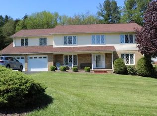 652 Quail Dr, Bluefield, VA 24605