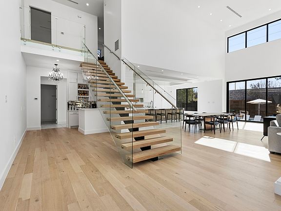 4th image of 11907 Quincy Ln