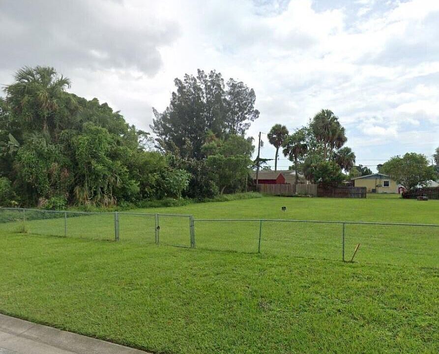 2nd image of 1611 Glendon Dr