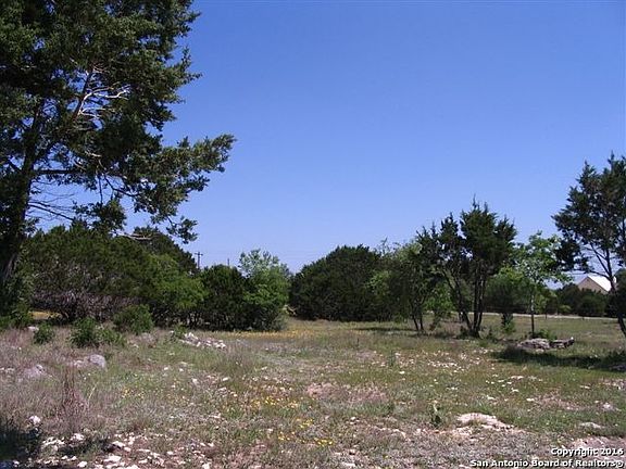 4th image of 504 Red Oak Dr