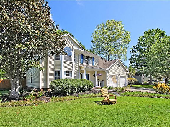 3rd image of 103 Hartley Hall Ct