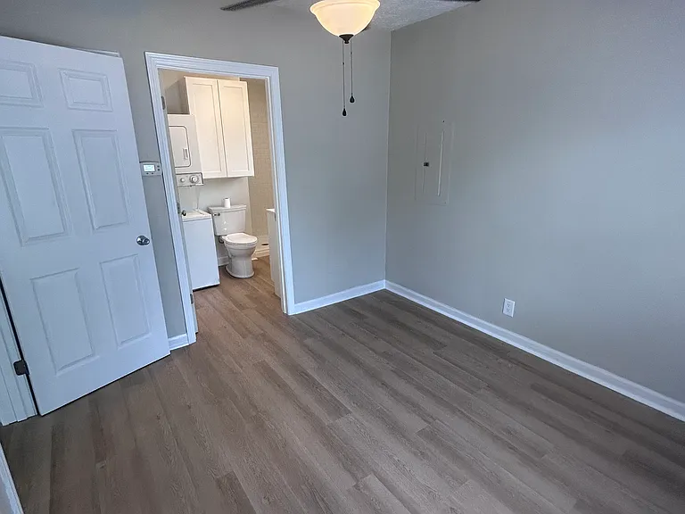 1219 E Perry St #1 — Photo 8